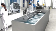 Behälter-Drehkontrolle in Kühlwasserbecken durch induktive Sensoren mit Ganzmetallgehäuse